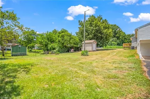 2512 Delaware Pl, High Point, NC 27260 photo 29