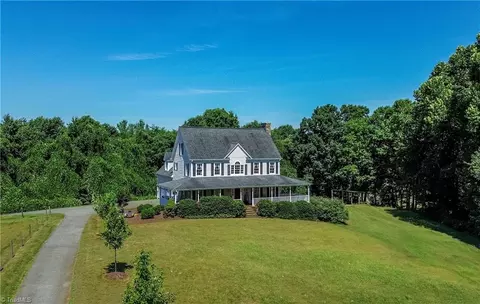 231 Laurel Creek Rd, Statesville, NC 28625