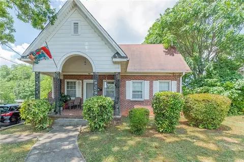 2330 Greenway Ave, Winston Salem, NC 27105