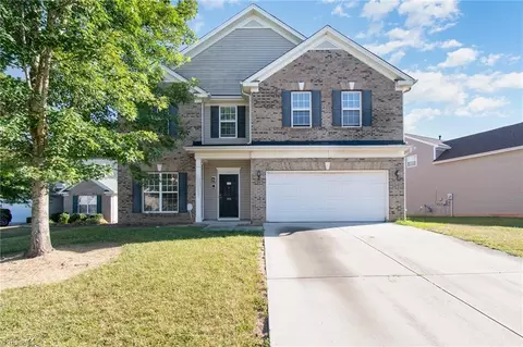 909 Wild Wolf Dr, Greensboro, NC 27406