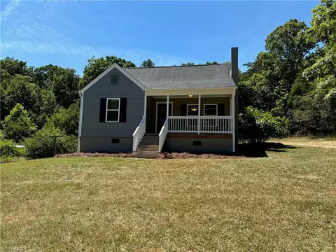 957 Loflin Pond Rd, Asheboro, NC 27203