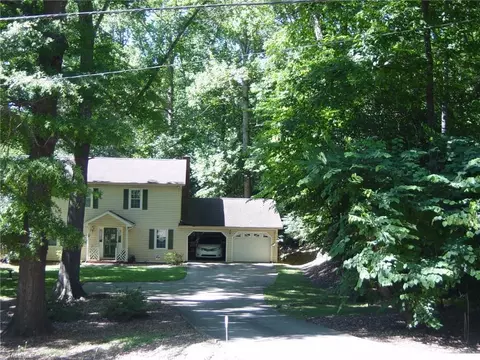 1116 Country Club Rd, Wilkesboro, NC 28697