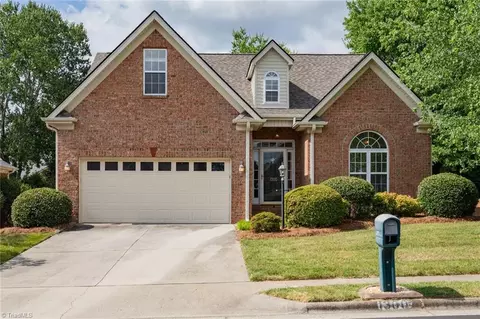 1300 Whitworth Ct, Kernersville, NC 27284