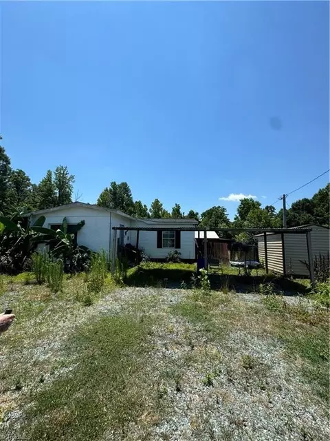 6123 Holt Cross Rd, Burlington, NC 27215