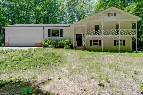 242 Overbrook Dr, Winston Salem, NC 27107