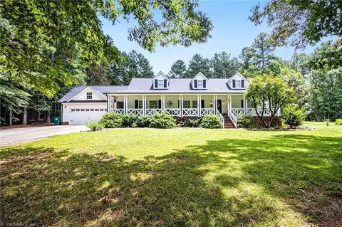 416 Cove Wood Dr, Denton, NC 27239