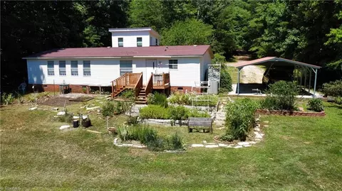 292 Cherokee Trl, Mount Airy, NC 27030