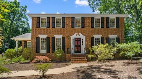1521 Forest Hill Dr, Greensboro, NC 27410