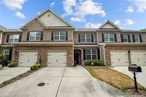 6252 Stonewick Dr, Jamestown, NC 27282