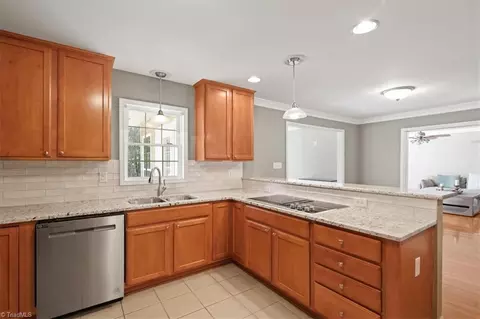 261 Matthews Rd, Pilot Mountain, NC 27041 photo 8