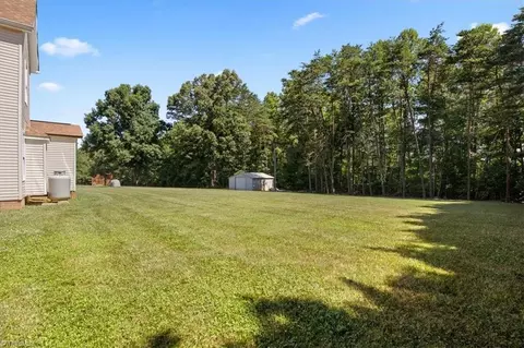 261 Matthews Rd, Pilot Mountain, NC 27041 photo 6