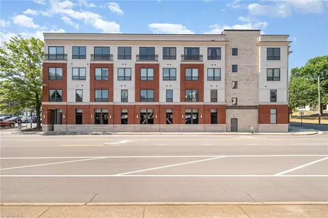 411 Washington St W #306, Greensboro, NC 27401