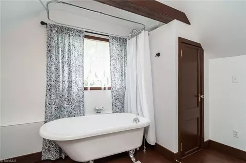 Bath - 227 Spring St W, Elkin, NC 28621 photo 3 of 4