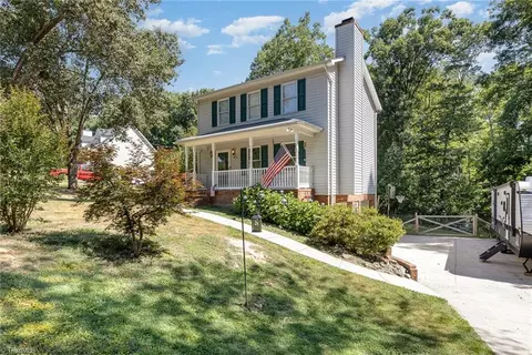 5051 Commodore Ln, Walnut Cove, NC 27052