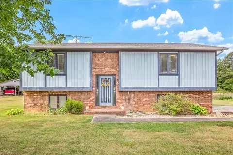 4732 E Old Us Highway 421, Yadkinville, NC 27055