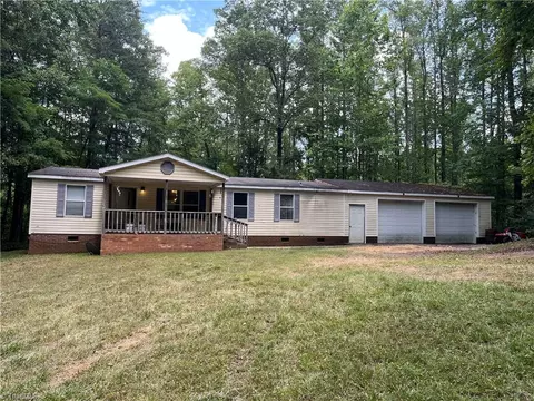 5117 E Nc Highway 704, Sandy Ridge, NC 27046