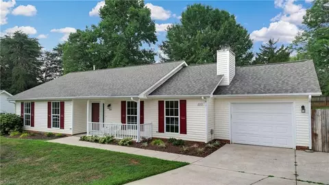 592 River Glen Ct, Greensboro, NC 27455