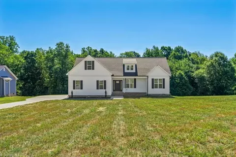 5229 Belews Creek Rd, Walkertown, NC 27051