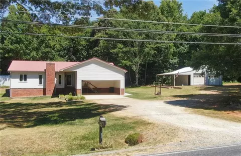 3466 Old Marlboro Rd, Sophia, NC 27350