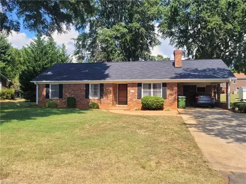 202 Choyce St, Lexington, NC 27295