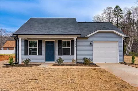 2308 Kaywood Ln, Winston Salem, NC 27103