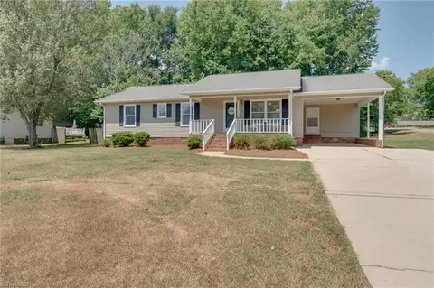 Exterior - 200 Meredith Dr, Trinity, NC 27370 photo 2 of 7