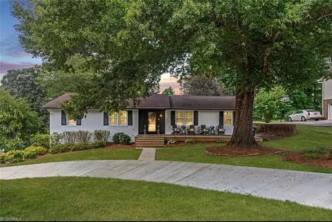 620 Woodwind Dr, Winston Salem, NC 27103