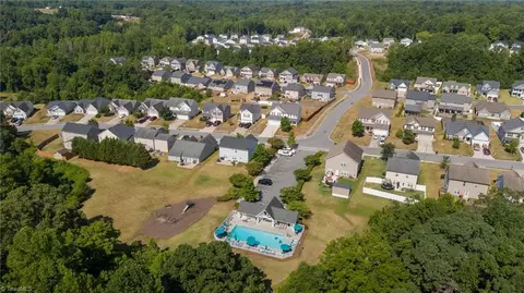 3734 Streamside Dr, Thomasville, NC 27360 photo 40