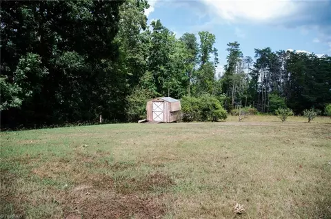 581 Manuel Rd, Mayodan, NC 27027 photo 4