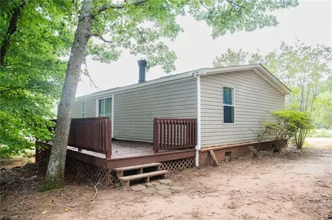 581 Manuel Rd, Mayodan, NC 27027 photo 6