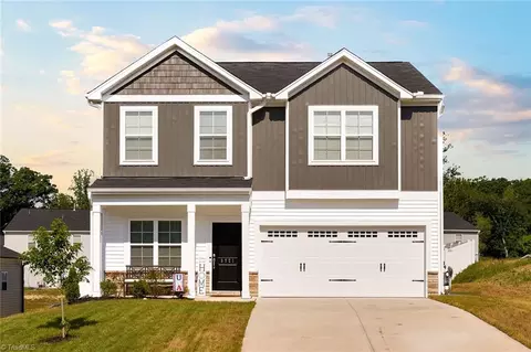 3721 Streamside Dr, Thomasville, NC 27360