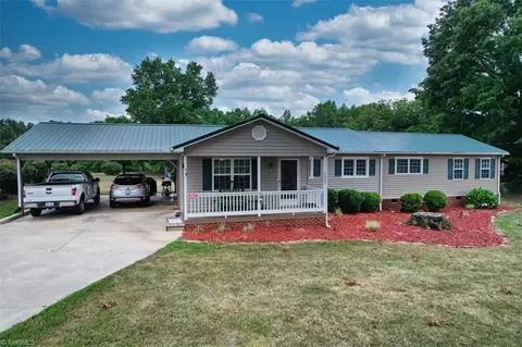 2242 Handy Rd, Denton, NC 27239