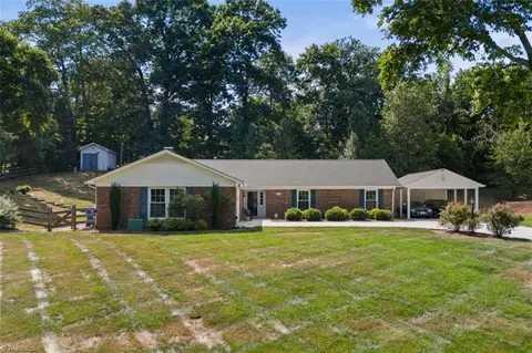 240 Post Oak Rd, Kernersville, NC 27284