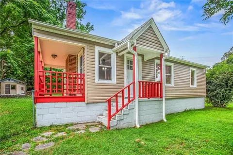 509 Circle Dr, Mount Airy, NC 27030