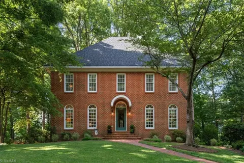 4146 Chatham Hill Dr, Winston Salem, NC 27104