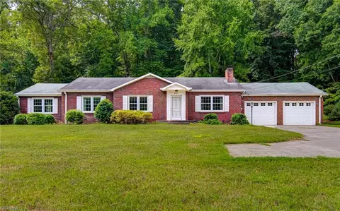 820 Mcgregor Rd, Winston Salem, NC 27103