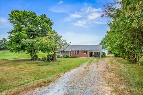 Exterior - 982 Cagle Loop Rd, Seagrove, NC 27341 photo 2 of 14