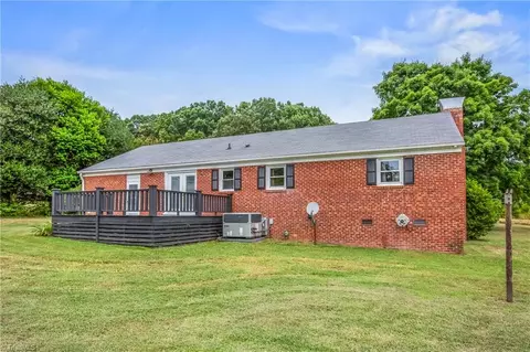 Exterior - 982 Cagle Loop Rd, Seagrove, NC 27341 photo 11 of 14