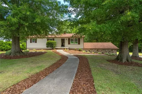 5468 Arnette Dr, Archdale, NC 27263