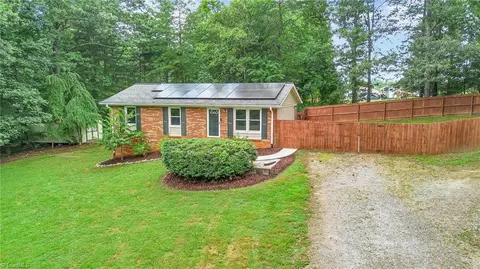 504 Brown Berry Rd, North Wilkesboro, NC 28659