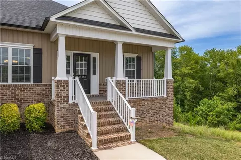 4826 Lord Andrews Pl, Liberty, NC 27298