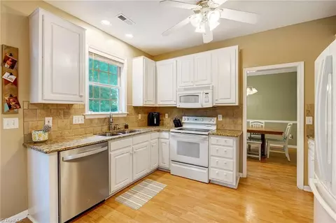 Kitchen - 3548 Bent Trace Dr, High Point, NC 27265 photo 3 of 6