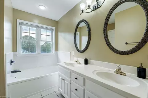 Bath - 3548 Bent Trace Dr, High Point, NC 27265 photo 2 of 3