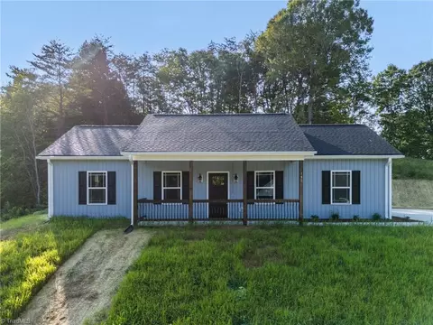 142 Crossfield Ct, Lexington, NC 27295