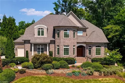 3102 Wynnewood Dr, Greensboro, NC 27408