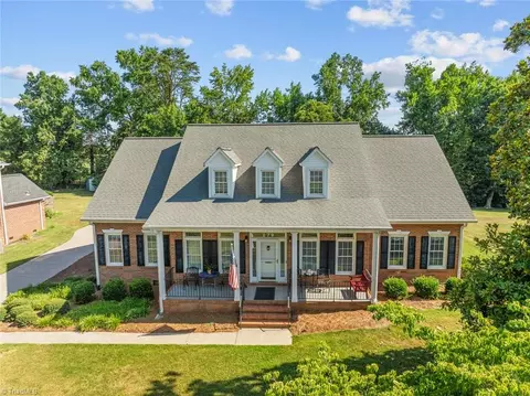 279 Ashmoor Ln, Lexington, NC 27295