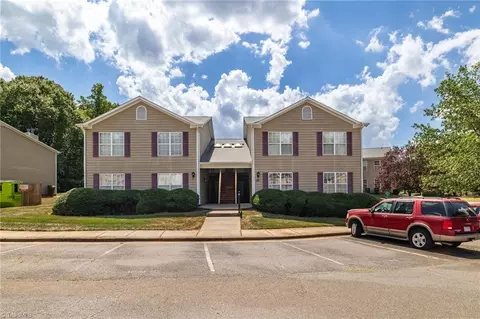 29 Meadowood Glen Way #B, Greensboro, NC 27409