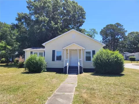 2805 Four Seasons Blvd, Greensboro, NC 27406