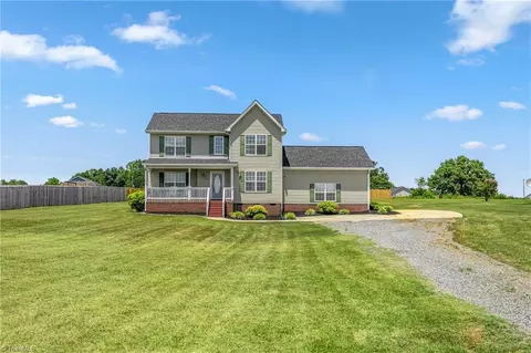 140 High Meadows Ct, Browns Summit, NC 27214