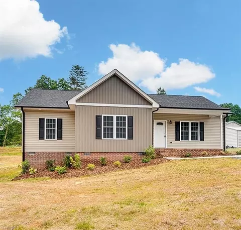 325 N Nc Highway 22, Ramseur, NC 27316